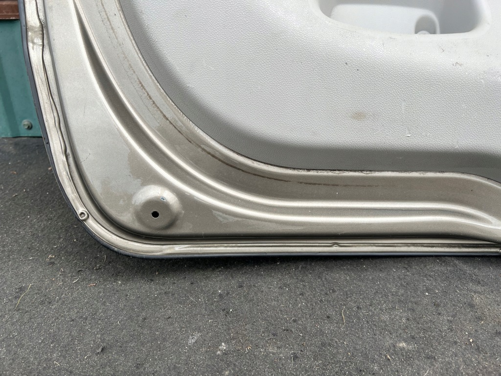 Крышка багажника задняя крышка багажника renault scenic 3 mk3 код лакокрасочного покрытия: tehnk с Разборки