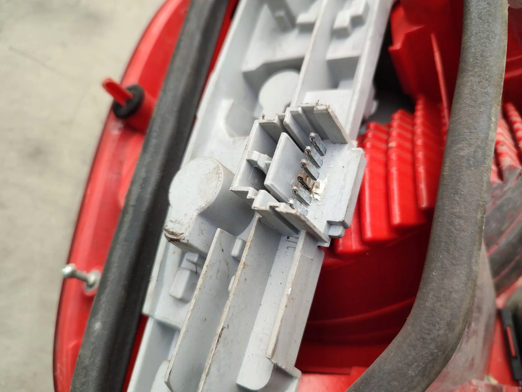 фото №5, Лампа вкладиш задня задня права renault modus 2006