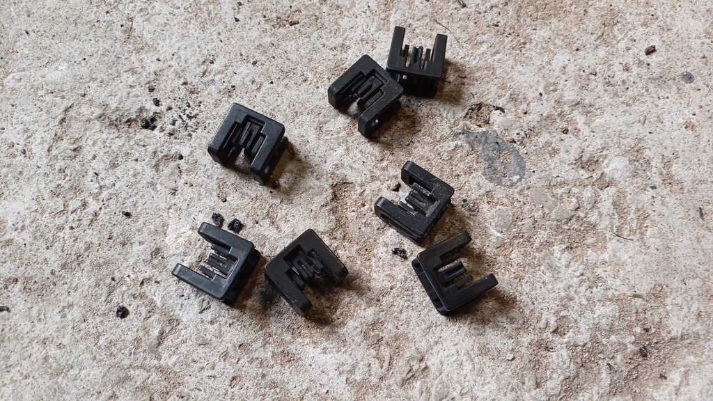 фото №1, Renault arkana кліпса кронштейн жабо