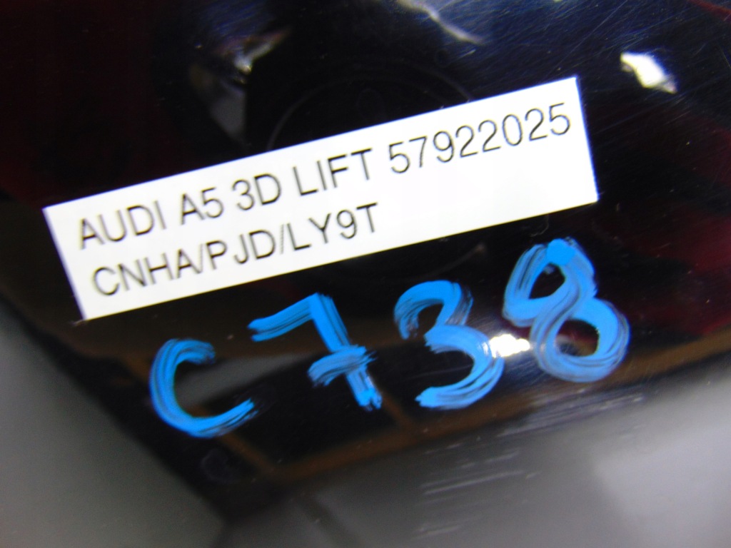 Купить Крыло  правый  перед передний audi a5 8t рестайлинг  код лакокрасочного покрытия ly9t