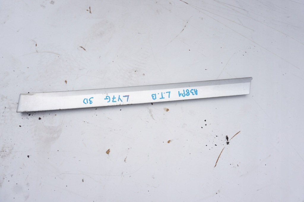 фото №1, Молдинг крила лівий задня audi a3 8p 8p1 3d ly7g