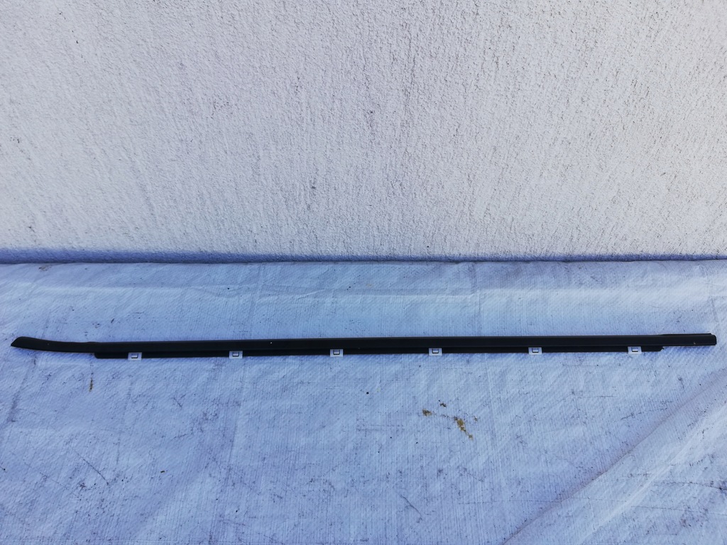 фото №1, Молдинг уплотнитель левая перед kia ceed ii 12-16