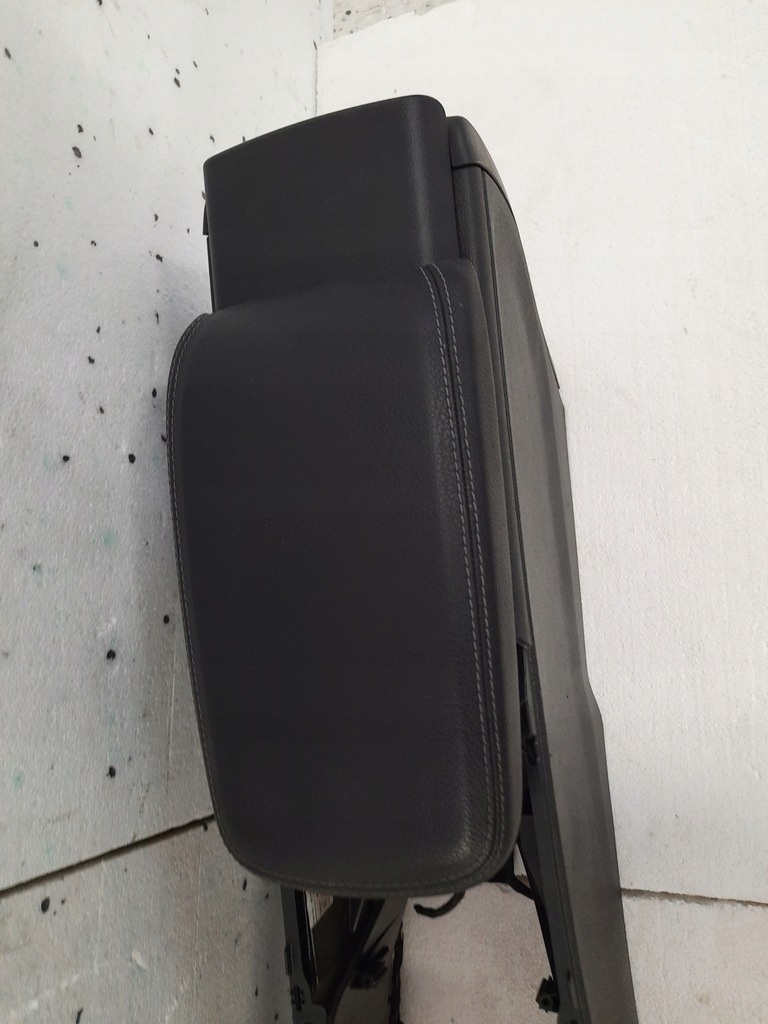 фото №6, Подлокотник средний кожа mercedes gla x156