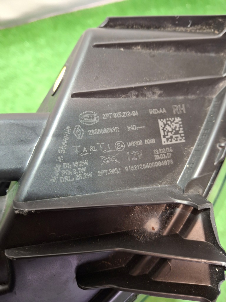 Renault megane v 5 e tech правый противотуманная фара led фонарь  дневные drl 266009083r с Разборки