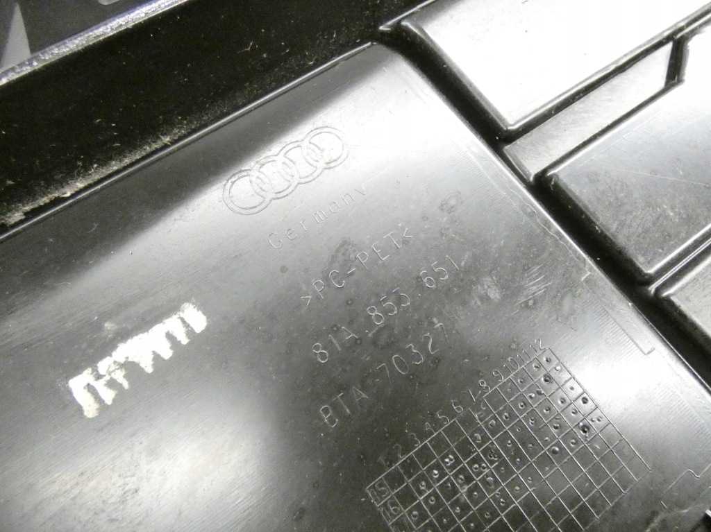 Audi q2 lift 81a853651 2020- решітка радіатора решітка радіатора решітка радіатора бампера перед Зі Шроту