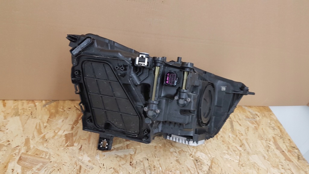 Фара перед левая audi q3 83a full led 83a941011 Оригинал