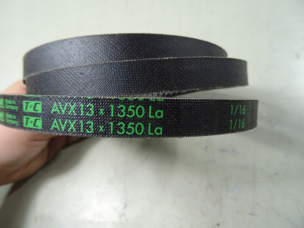 Ремень клиновой mercedes a0099976592 avx13x1350la Недорого