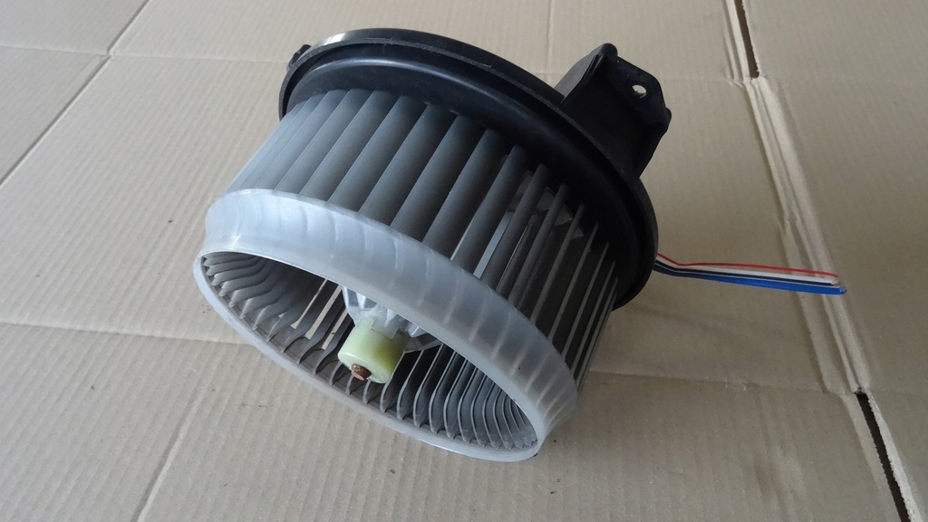 фото №15, Toyota auris i e15 воздуходувка обдув av2727008103