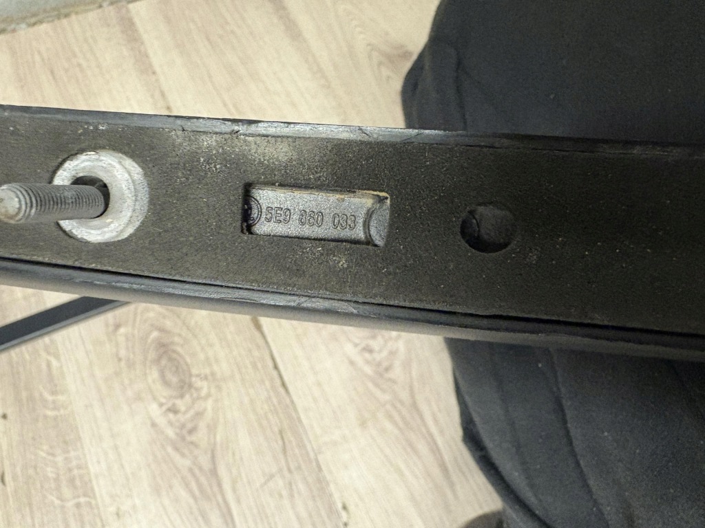 Skoda octavia iii kombi рейлинги кровельные комплект 5e9860034 5e9860033 Цена