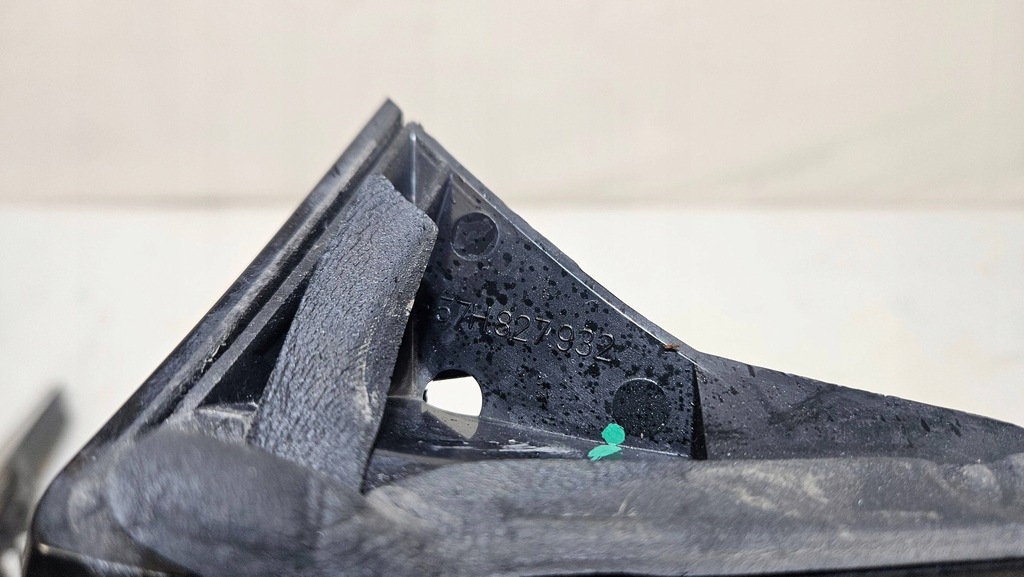 фото №10, Молдинг правая задняя крышки багажника skoda kodiaq ii 57h827932