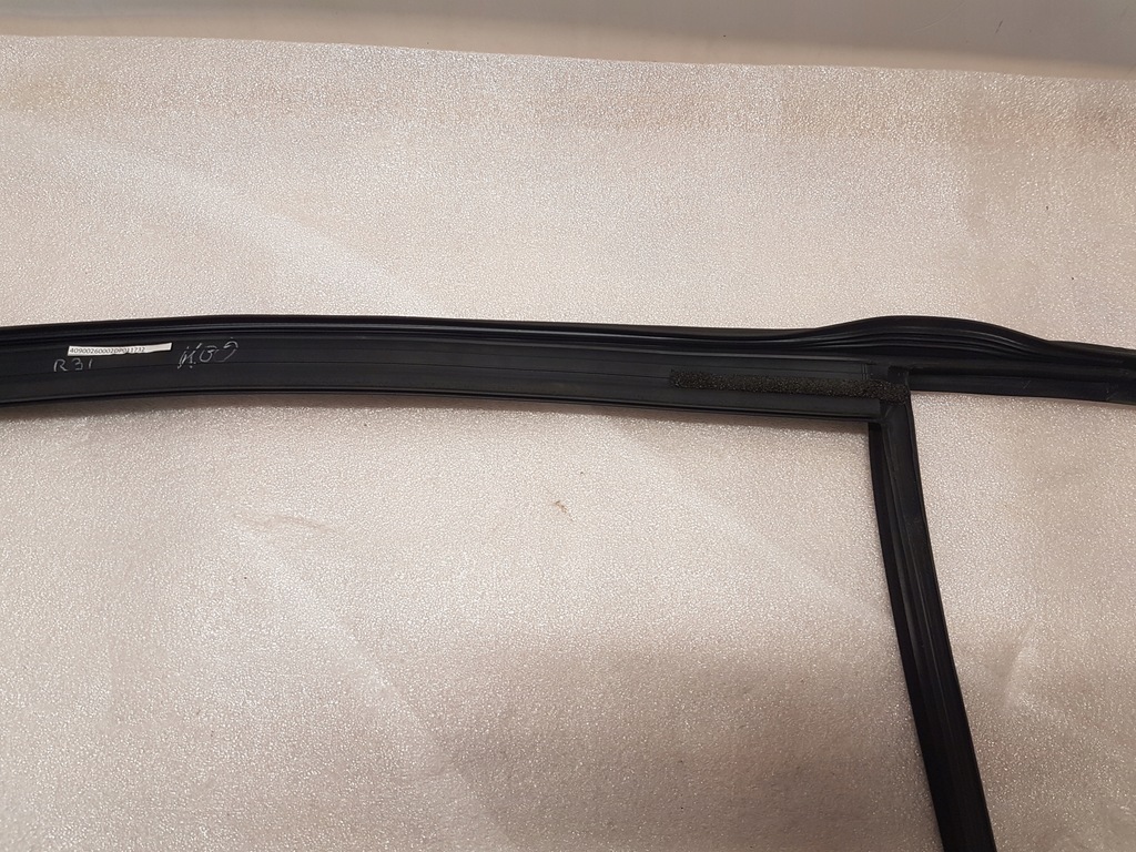 фото №8, Прокладка дверь хром правый задняя maserati grecale 670295997