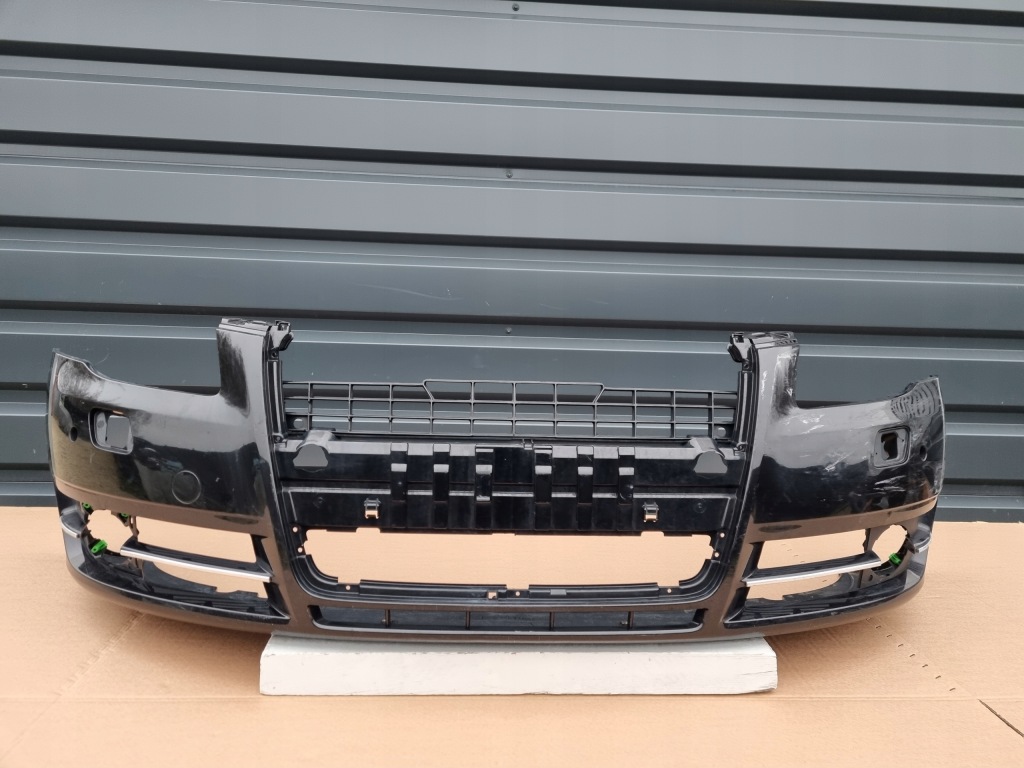 фото №1, Audi a4 b7 2004- бампер перед оригинал c407