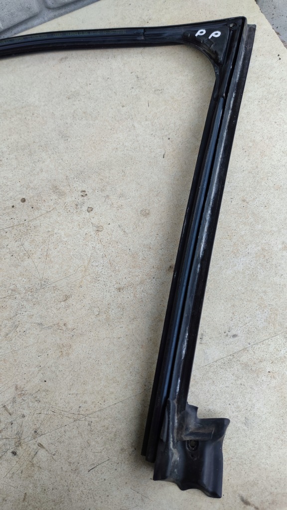 фото №7, Прокладка стекло правый перед audi a6 c5