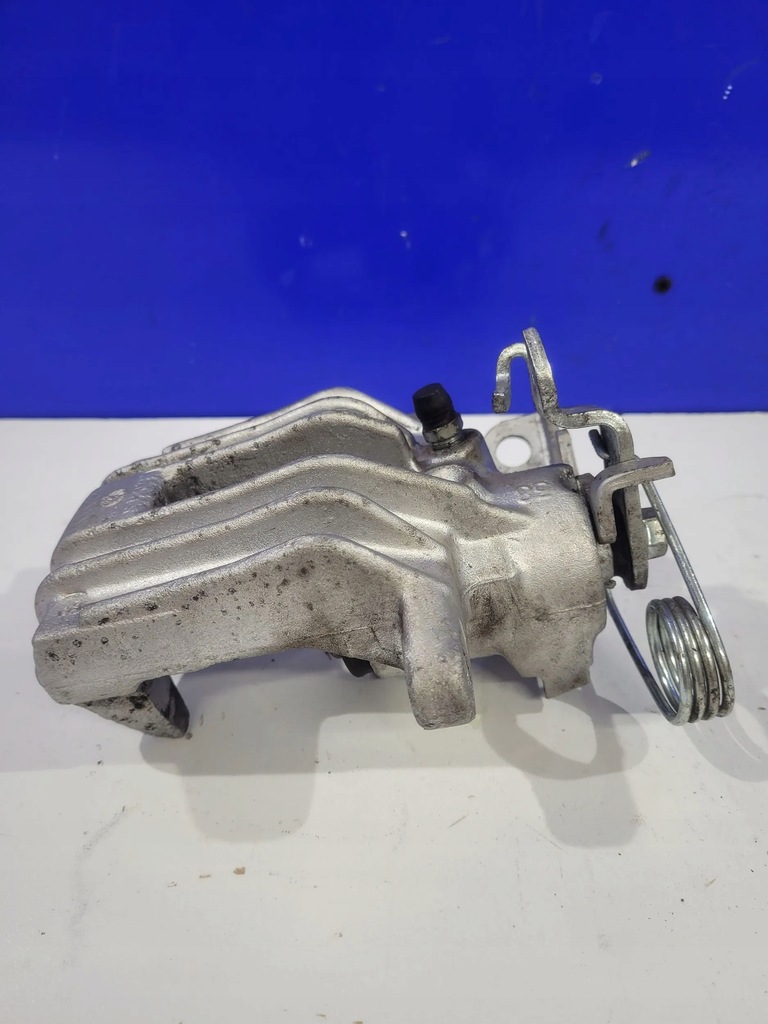 фото №6, Audi a6 s6 c5 4b 2001 суппорты