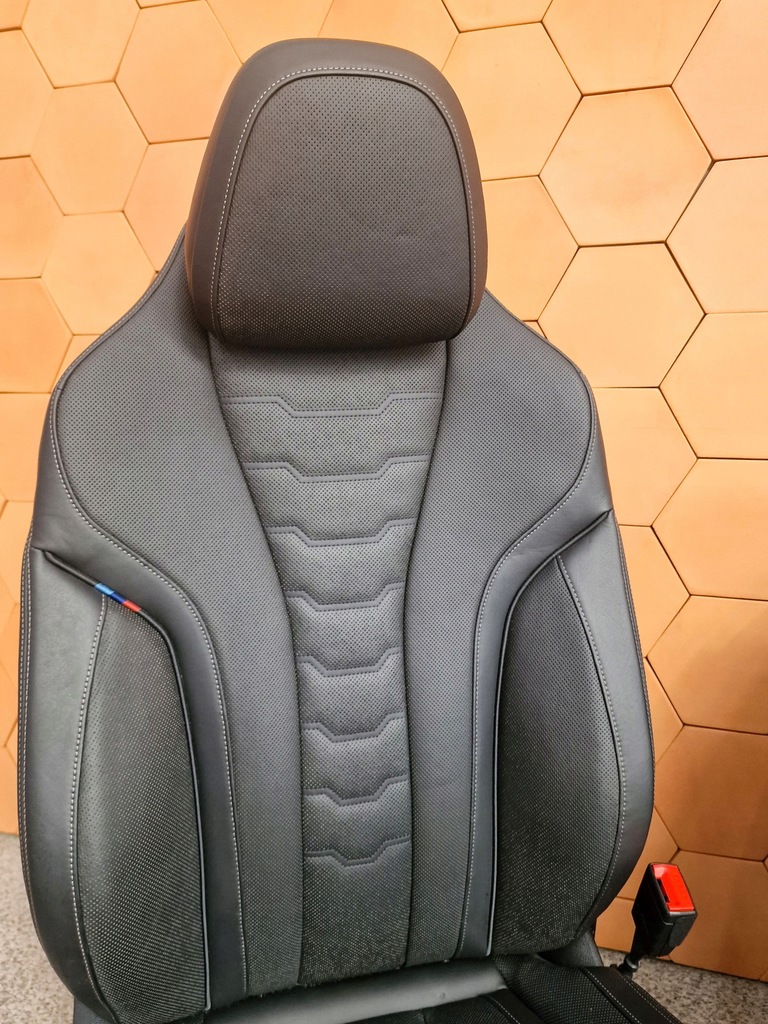 фото №9, Bmw 8 g16 салон сидіння чорні шкіра merino вентиляція bowers шторка