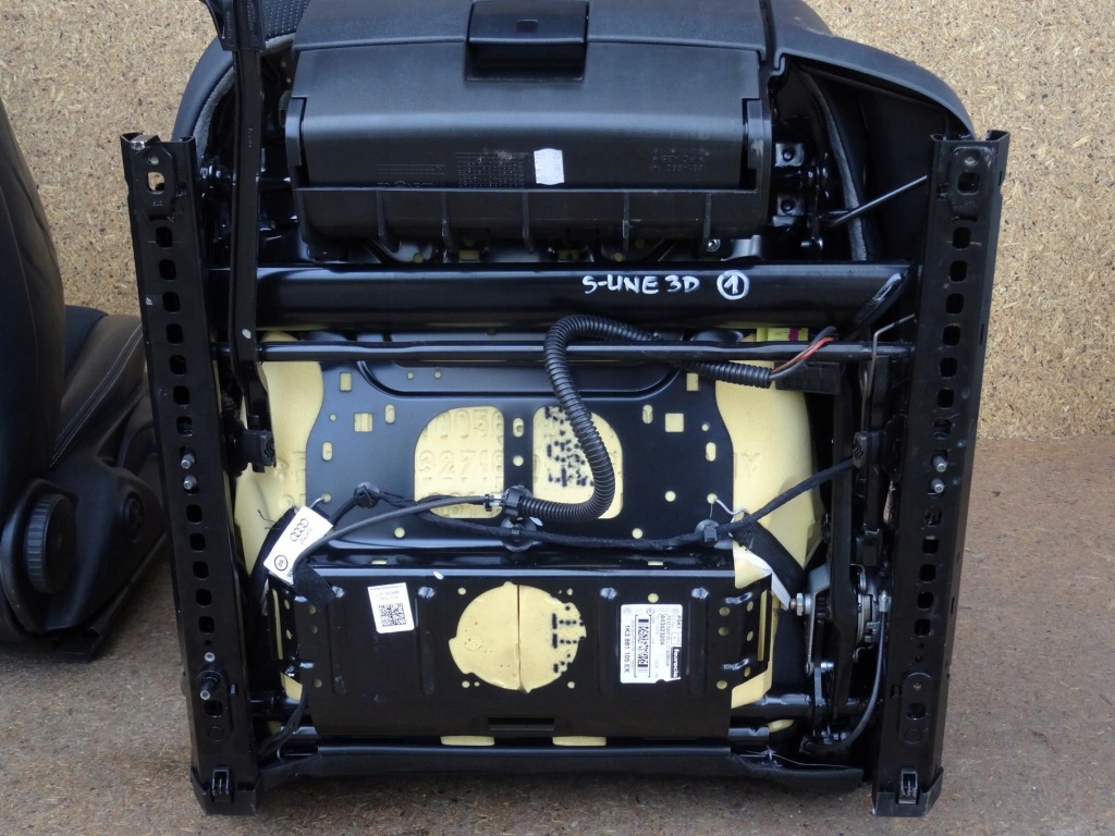 Audi a3 8p 8p3 3d s-line lift оббивка сидіння заднє сидіння сітка oparć бардачки Недорого