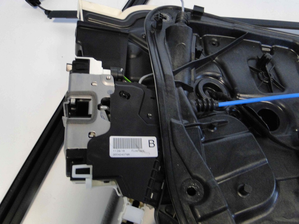 фото №7, Mercedes b w246 246 вкладыш дверь левая перед замок