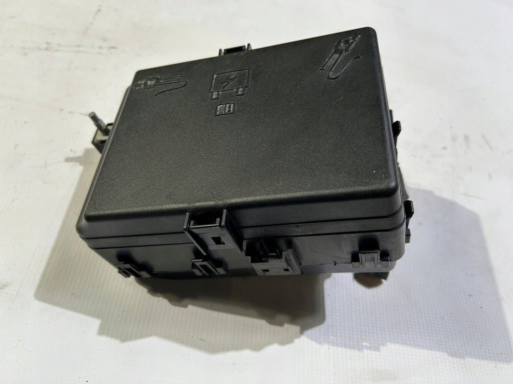 фото №5, Коробка запобіжників bazpieczniki комплект dodge challenger 3.6 2015-