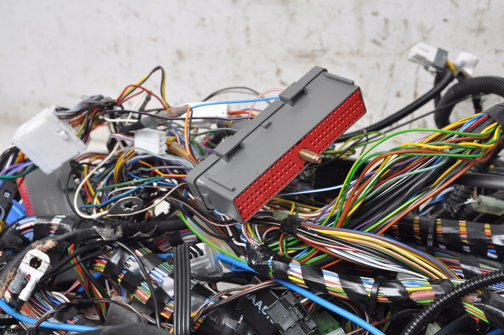 фото №8, Db7 vantage 5.9 жгут электрическая салона