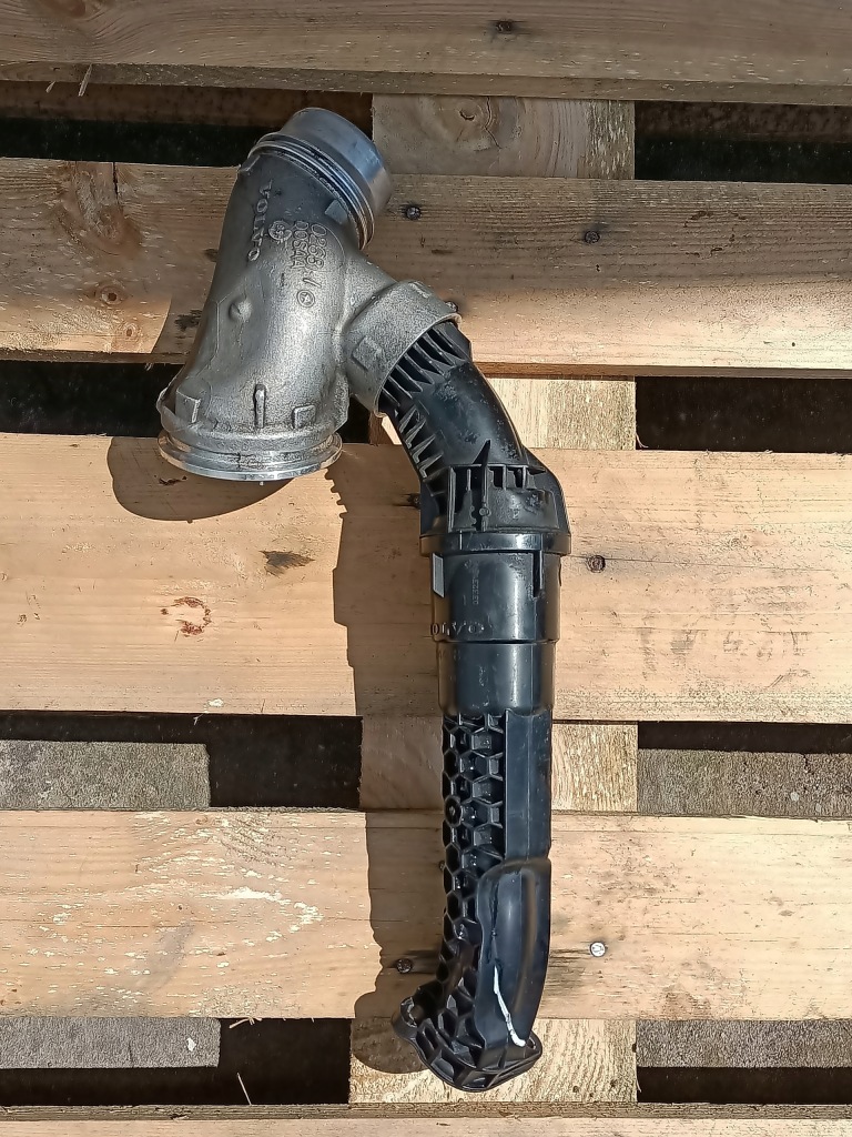 Купить Volvo xc60 труба пабтрубок  шланг 3144187 31431981