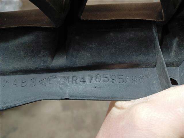 фото №11, M6 mitsubishi pajero sport решітка радіатора решітка радіатора mr478595