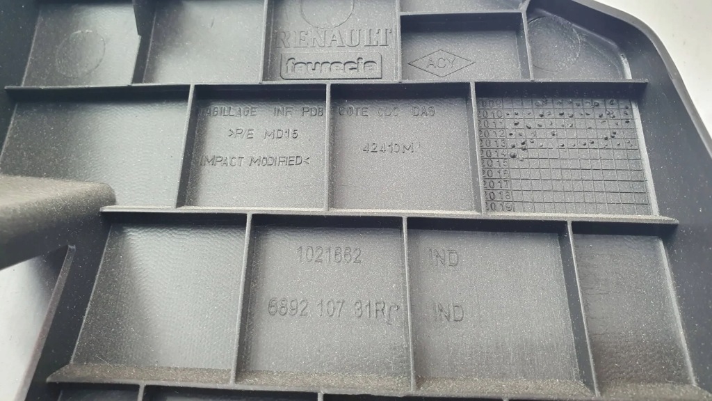 Renault fluence защита нижняя консоли колонки рулевого с Разборки