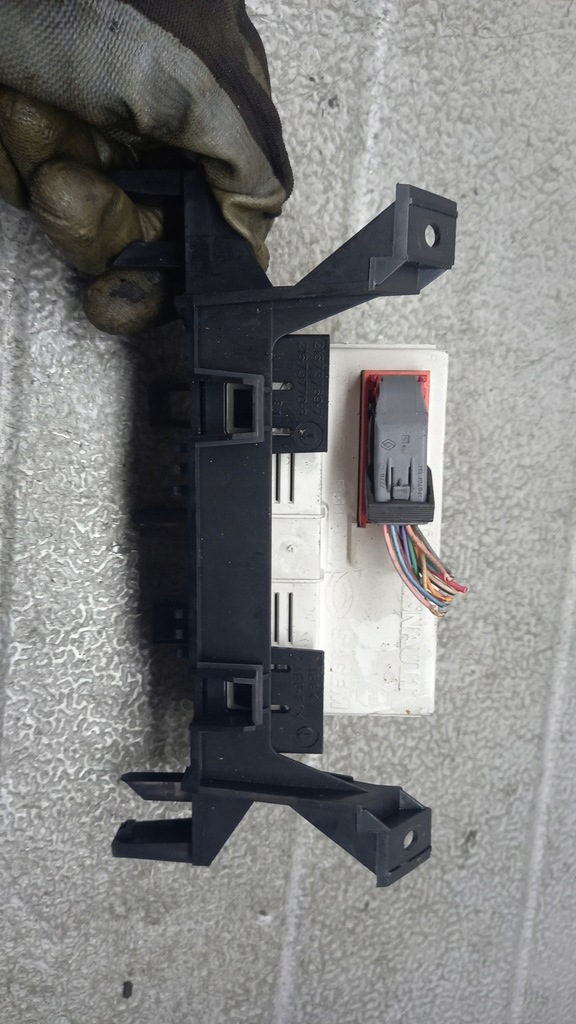 фото №3, Дисплей renault megane 04r 1.9d