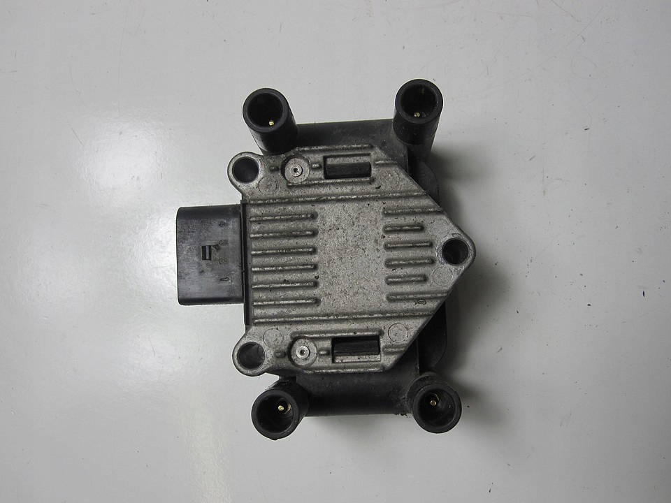 фото №1, Катушка зажигания vw new beetle 2.0 99r 4pin