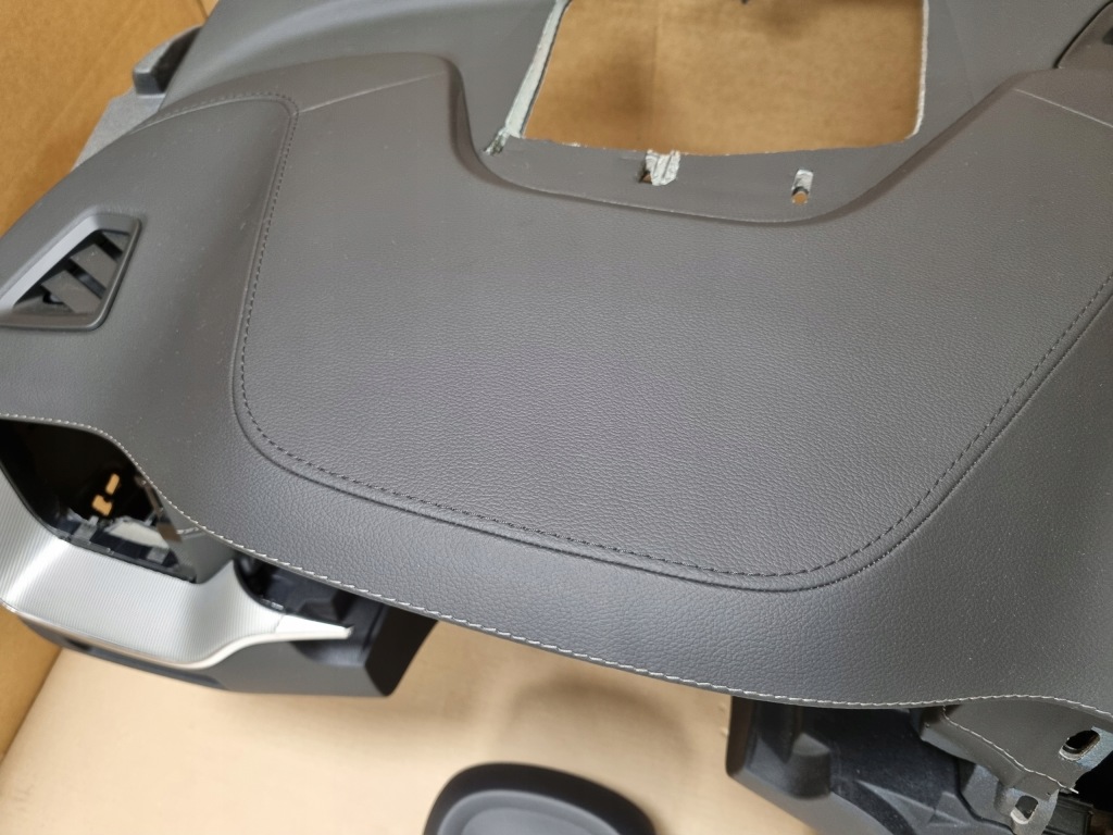 Volvo xc60 2 приборная панель кожа панель  оригинал подушка безопасности водитель пассажир коленный с Разборки