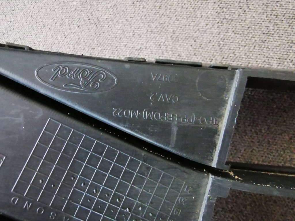 Купити Ford focus mk4 решітка w бампер перед 18-