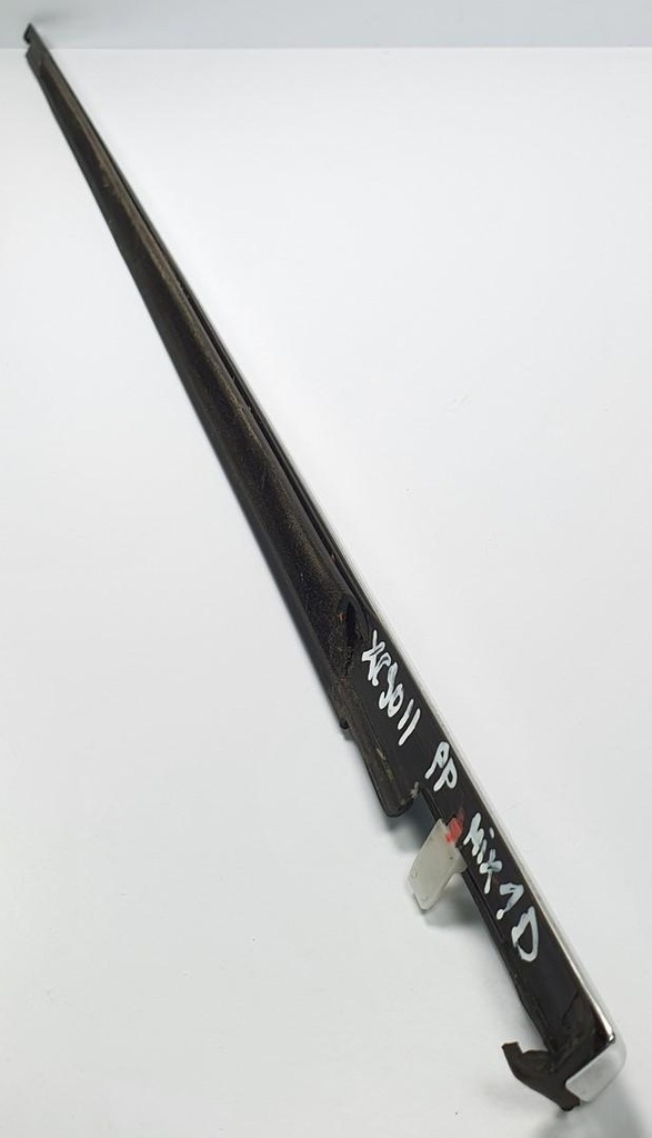 фото №5, Молдинг уплотнитель правый перед volvo xc90 ii