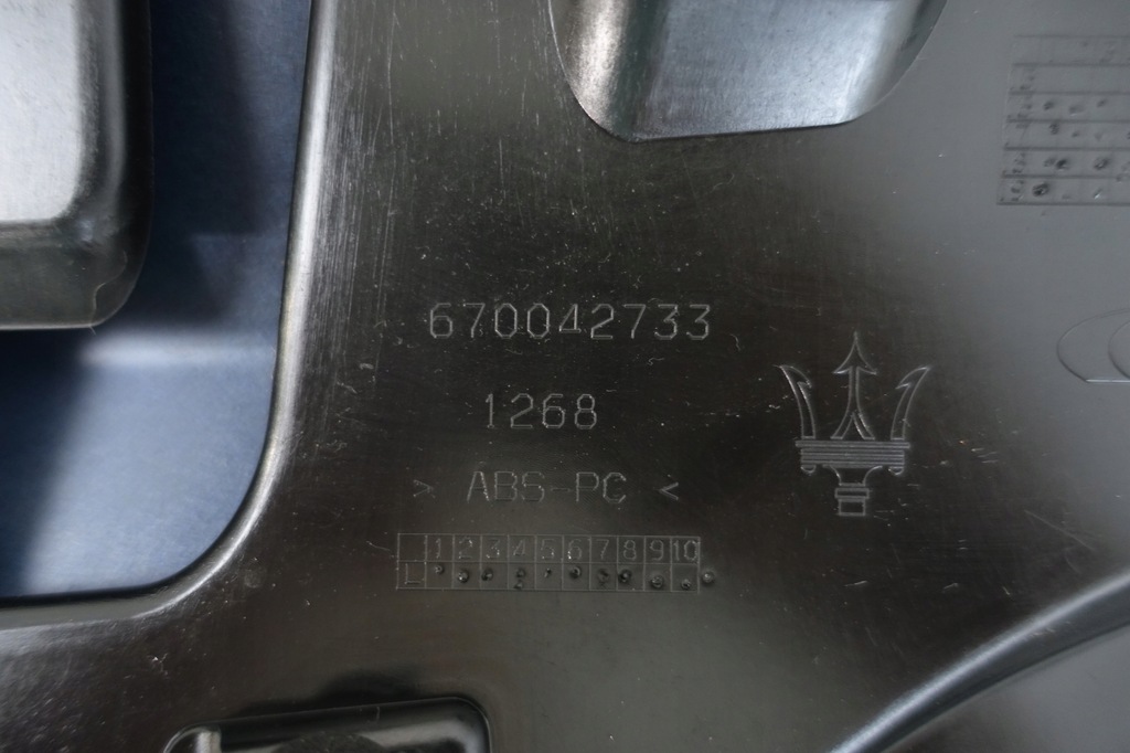 фото №9, Maserati levante молдинг накладка кришки задня 2016- 670042733