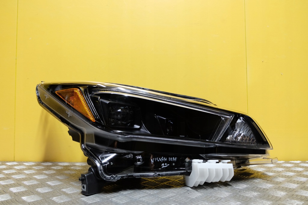 фото №1, Nissan leaf ze1 lift 2022- фара лампа full led права тонована usa