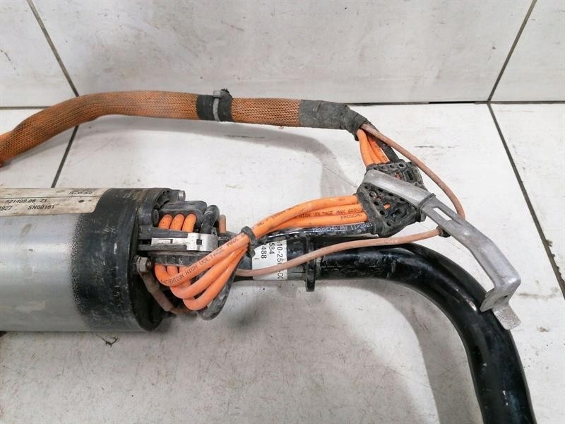 фото №6, Porsche taycan 9j anti roll bar передня частина 9j1411024c