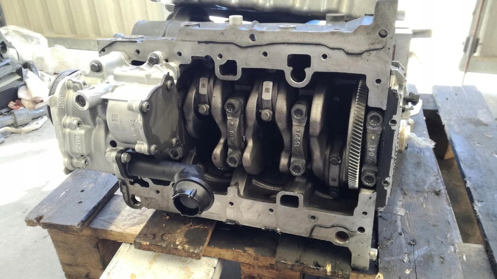 фото №13, Vw touran 1t 2.0 tdi двигатель блок блок двигателя dfe