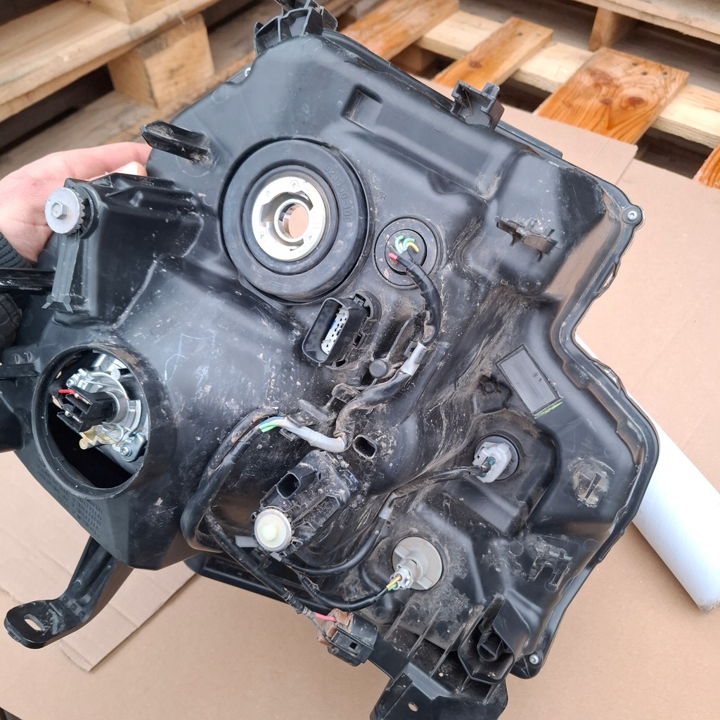 фото №9, N1w-13w029-nb ford ranger iv 4 22- 23- обычная лампа фара передний правый