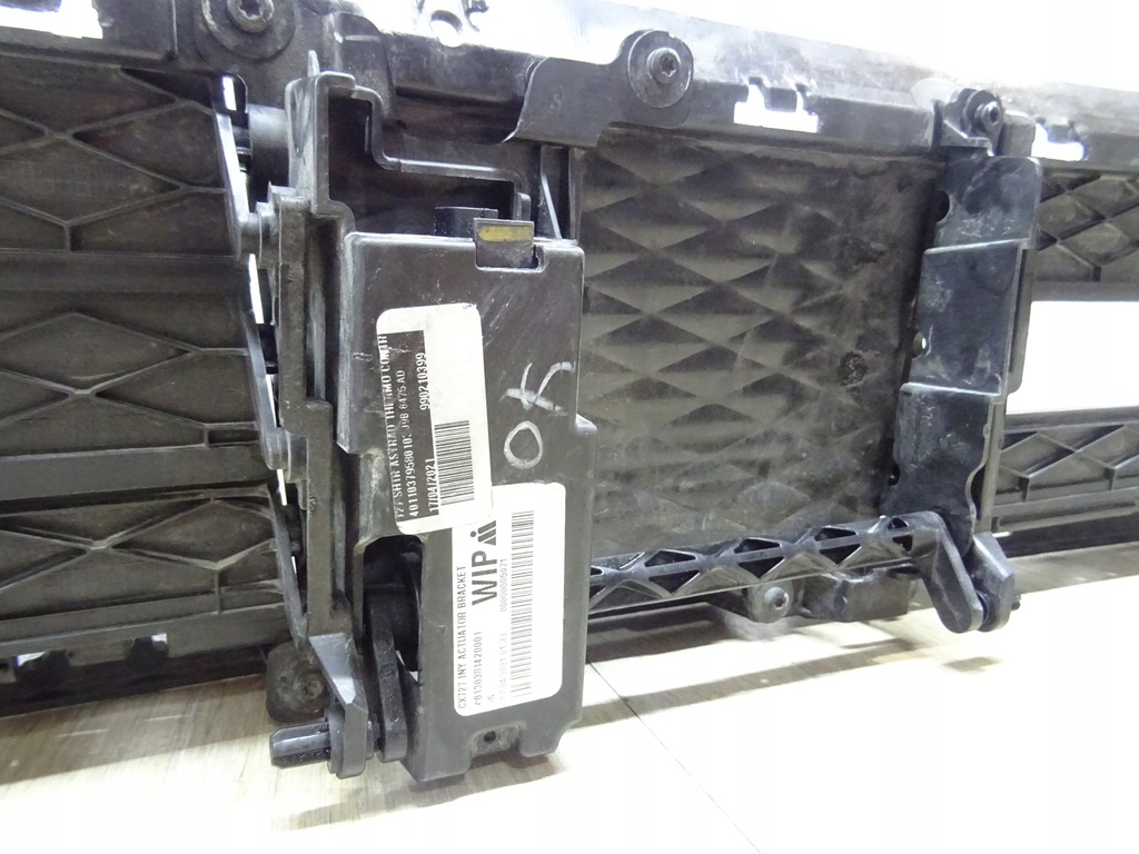 фото №13, Ford mustang mach-e - решітка середня бампера lj9b-8475ad