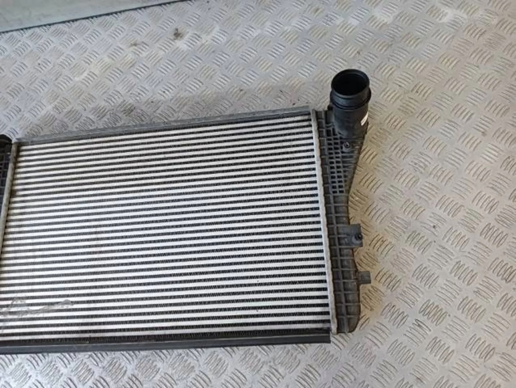 Интеркулер vw toutan golf vi octavia 2 superb 2 touran a3 1k0145803bn Недорого