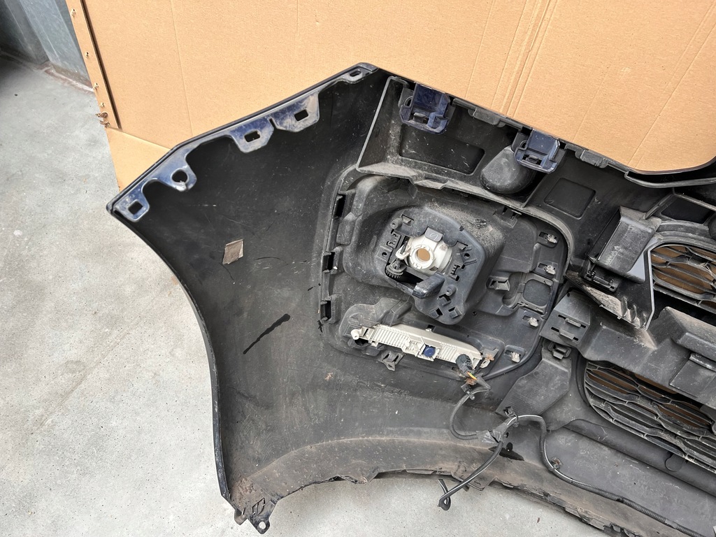 фото №11, Бампер перед передний citroen c3 picasso lift код лакокрасочного покрытия: ekud led