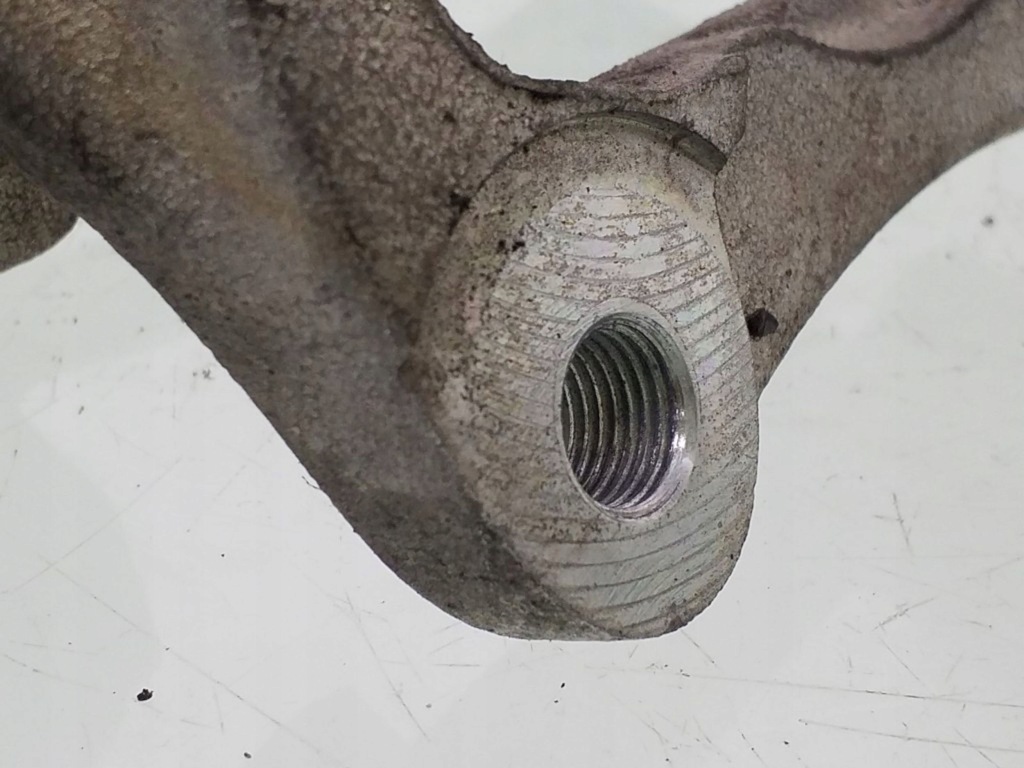 фото №7, 2014 lexus rx 450h скоба супорт заднього