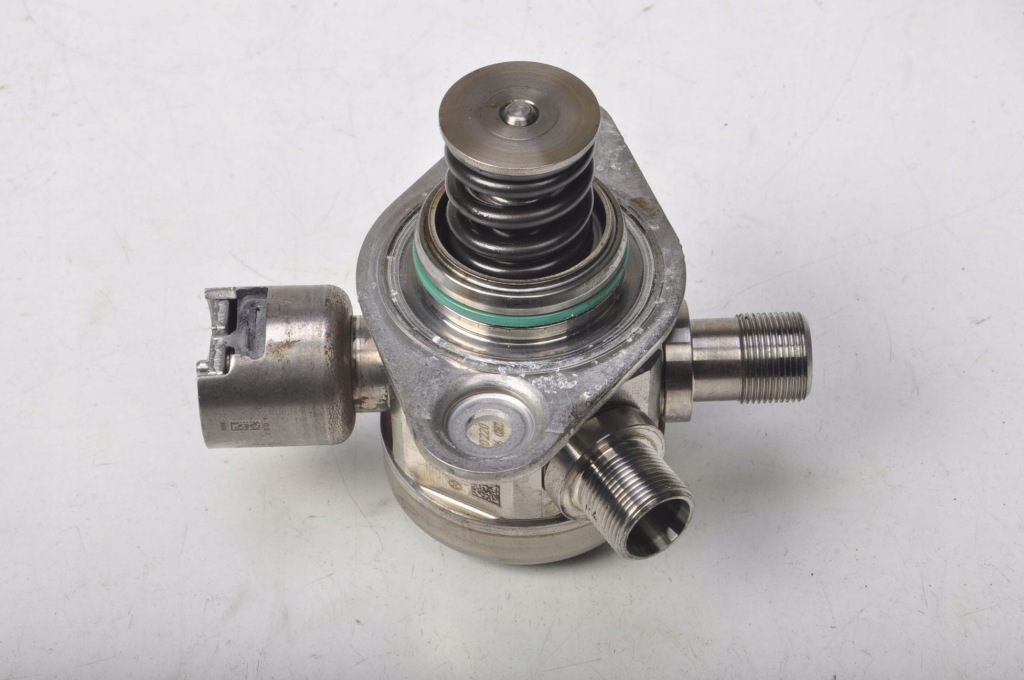 Купити Mercedes w212 5.5 amg насос пального a2780701101