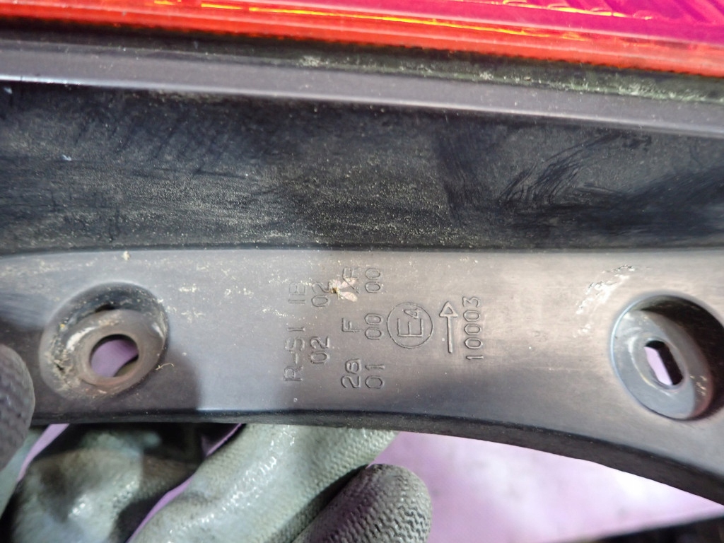 фото №8, Kia shuma hb 5d 01-04 лампа задняя правая 51140r