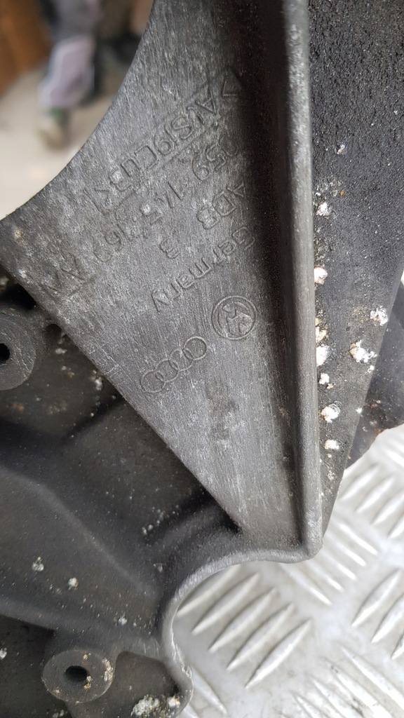 фото №8, Audi a6 c6 3.0 tdi кронштейн насоса підсилювача 059145169aa