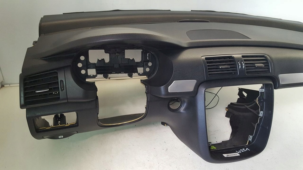 фото №12, Приборная панель консоль ремни mercedes w251 3,0 cdi