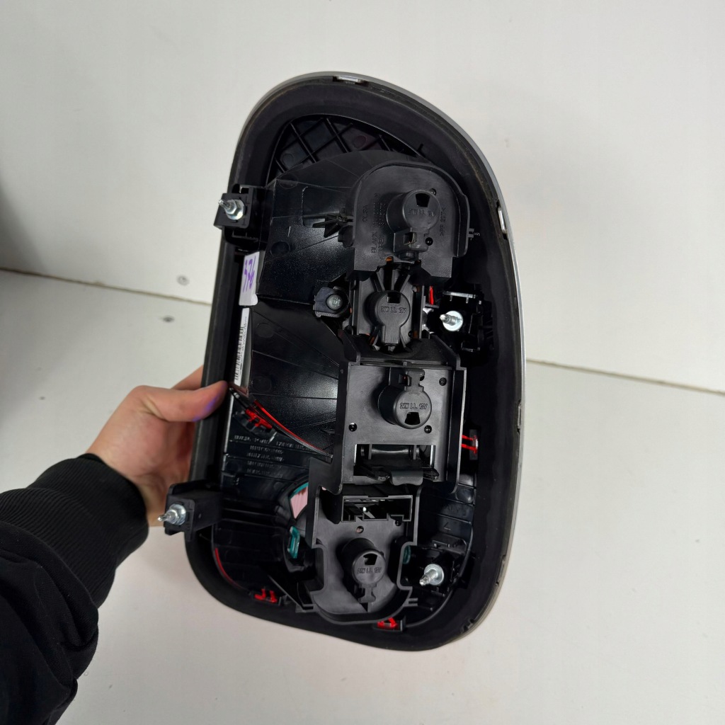 Лампа левый задний  левая задняя mini countryman r60 оригинальный номер оригинал 9808153 Недорого