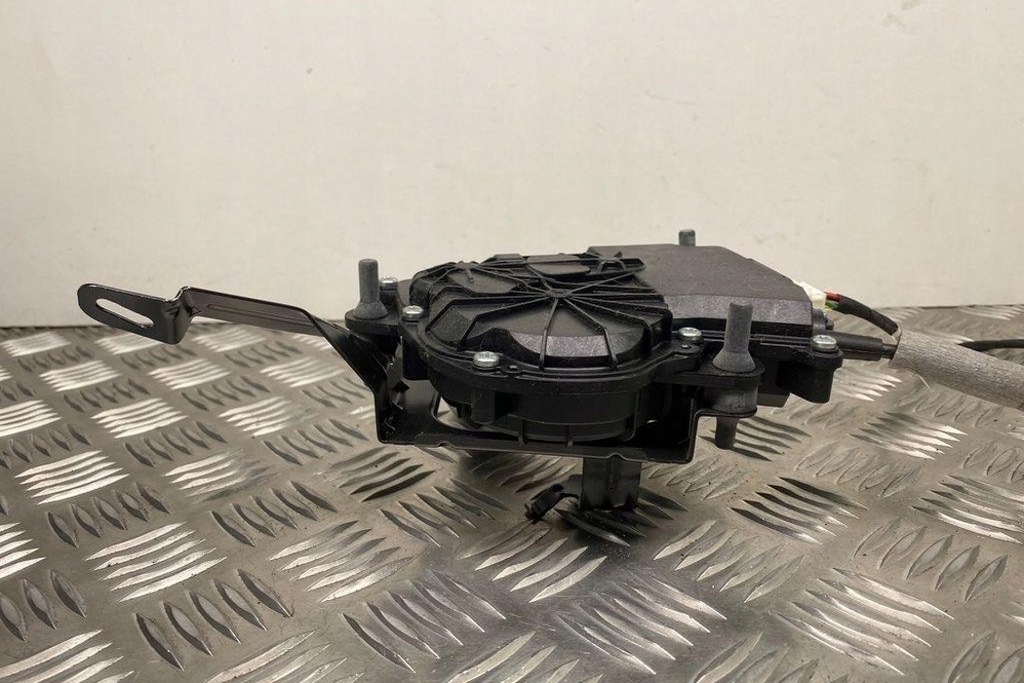 фото №11, Замок крышки багажника bmw 4 coupe f32, f82 7269516 2.99l дизель 2014