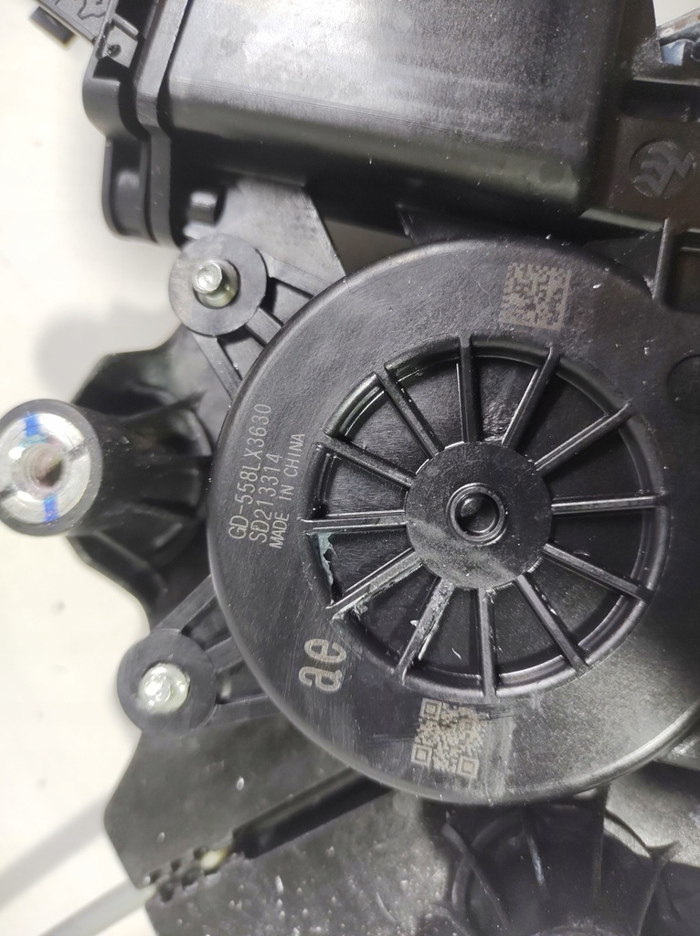 фото №8, Mg zs ev 2023 - подъемник моторчик стекло правый перед 20230417