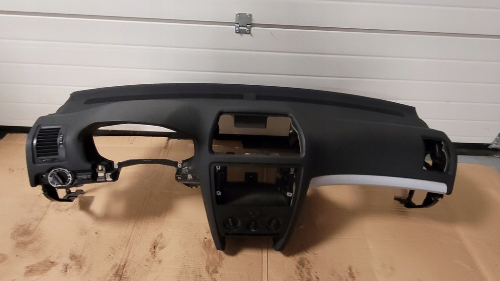 фото №8, Консоль панель приладів панель приладів +2x подушка skoda octavia ii europa оригінал демонтаж