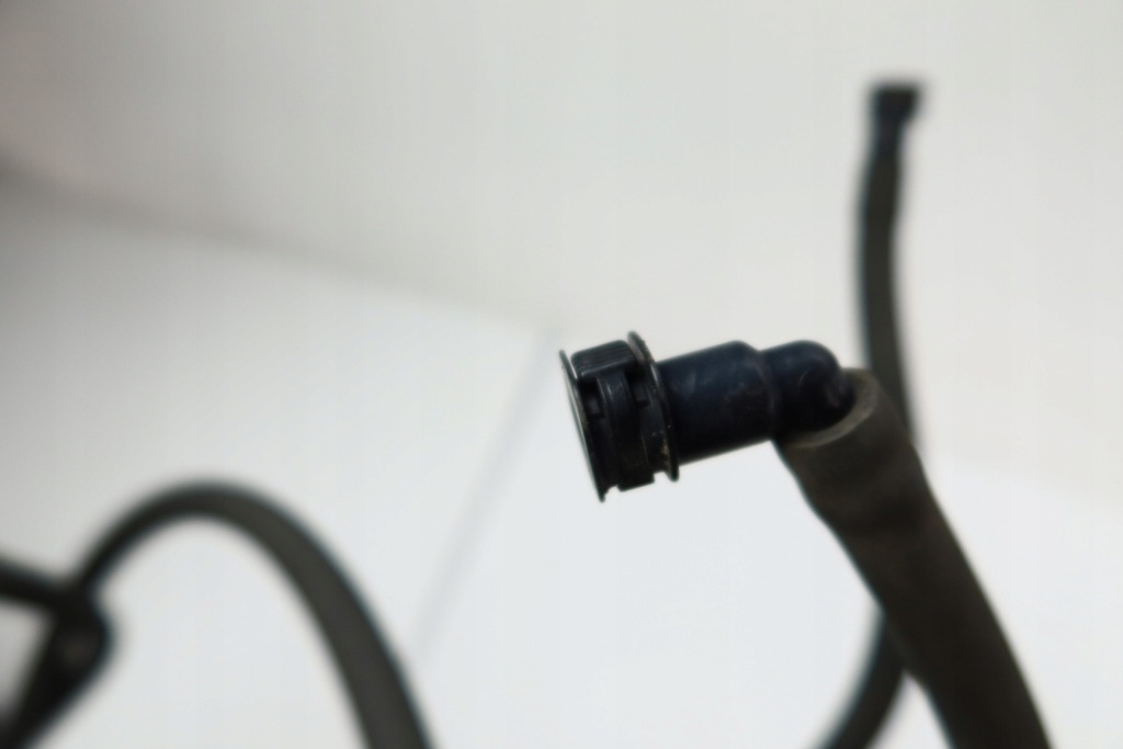 Mercedes w220 шланг патрубок омивача лампа патрубок лампи Недорого