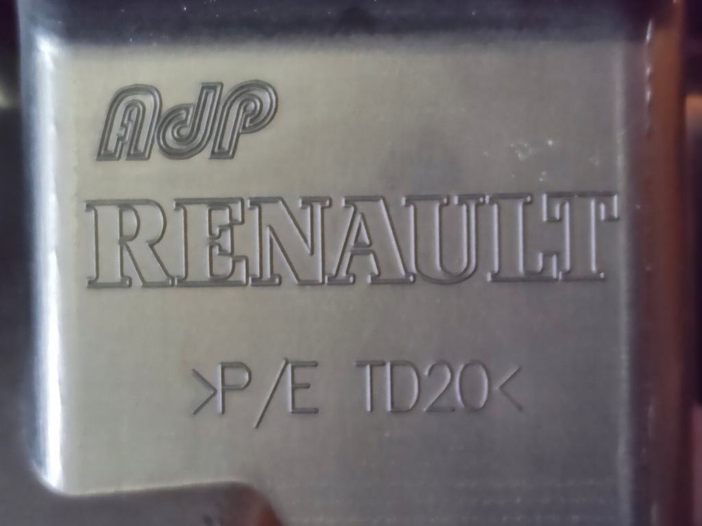 фото №8, Renault twingo ii lift усилитель решетка решётка